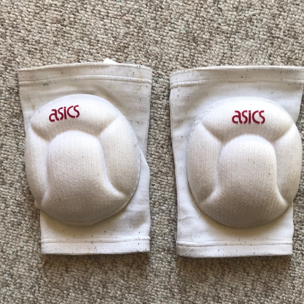 Asics White Knee Pads